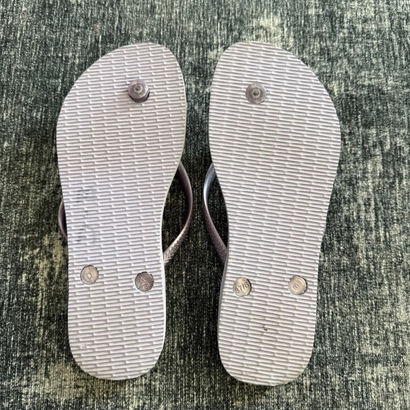 Havaianas Purple Floral Flip Flops size 7/8 - Picture 2 of 2